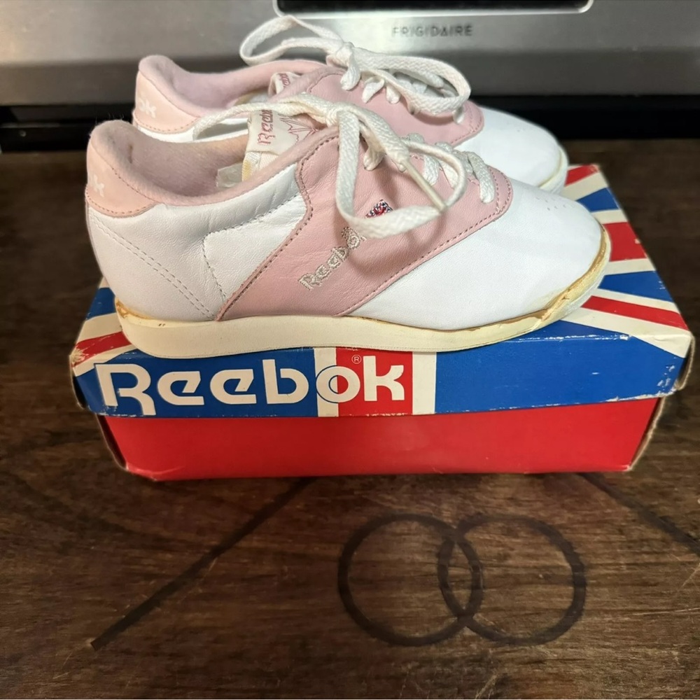 Reebok Vintage 1980s Children Girl Saddle Shoes Sneakers, Size 12.5